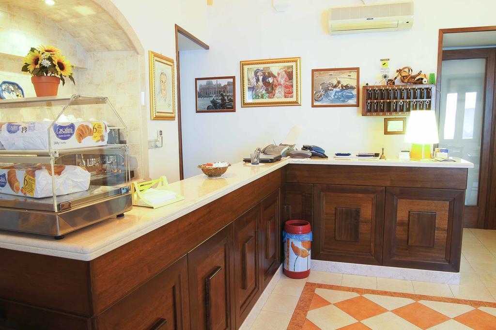 Albergo Vittoria Taviano  Dış mekan fotoğraf