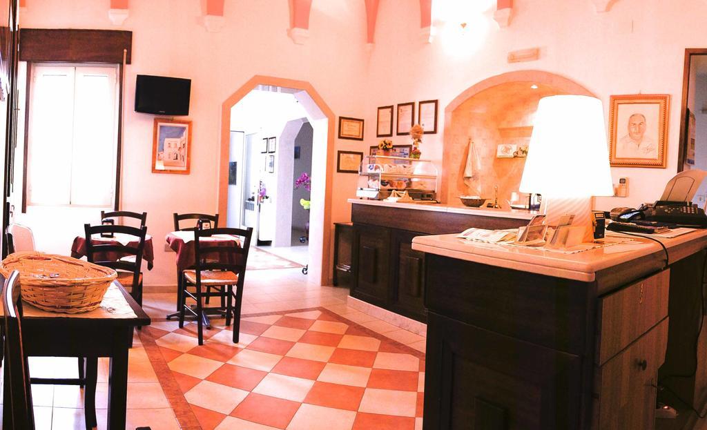 Albergo Vittoria Taviano  Dış mekan fotoğraf